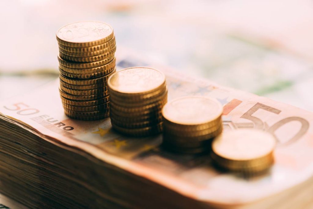 money processing systems - count and divide